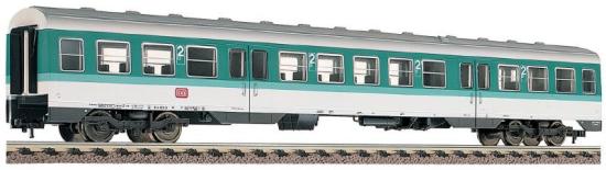 Centre Passenger car for diesel railcar unit  class 914 'RegionalBahn' without motor<br /><a href='images/pictures/Fleischmann/4439.jpg' target='_blank'>Full size image</a>